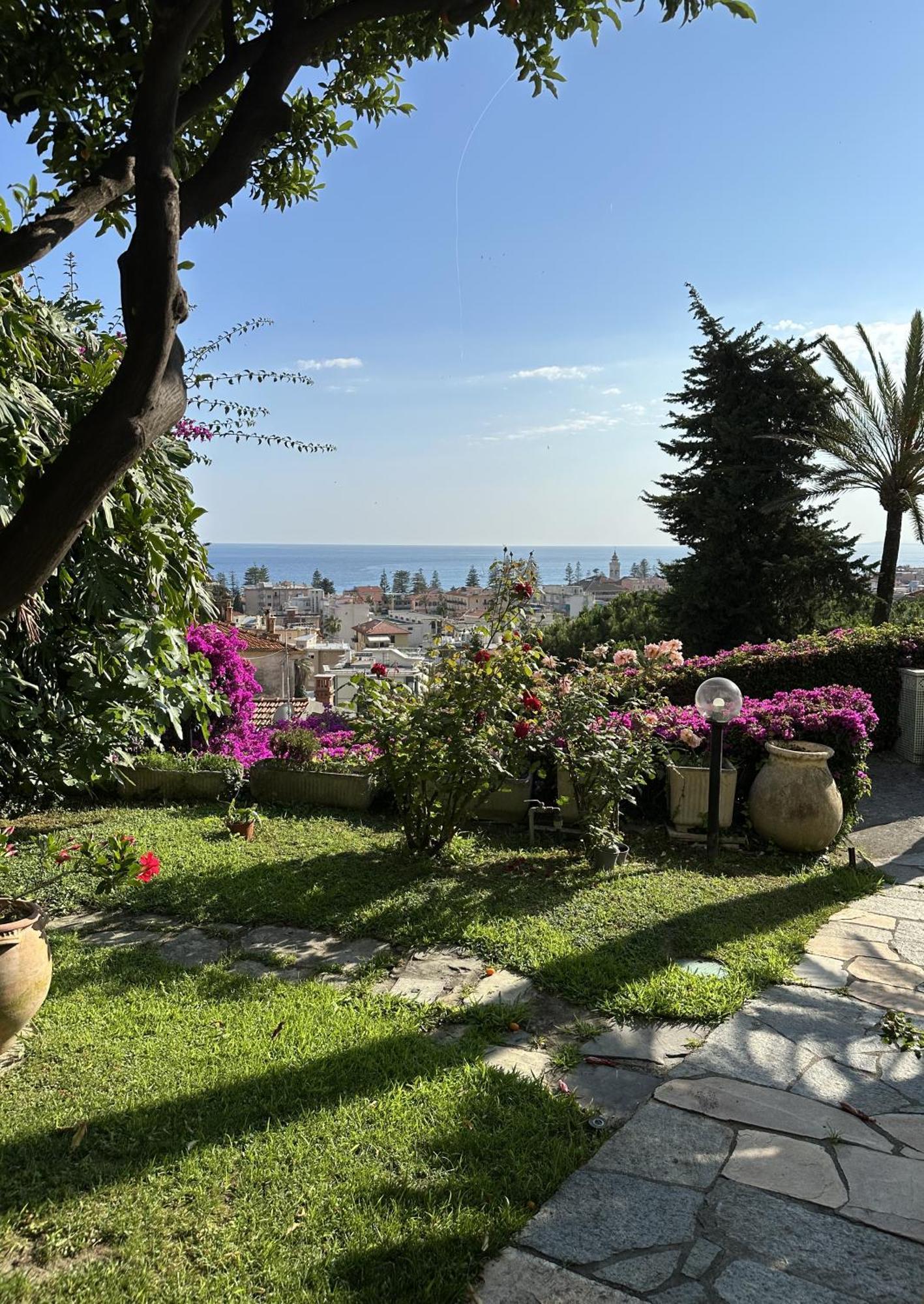 Villa Le Rose Di Emma Bordighera Exterior foto
